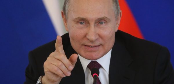 Putin: „Credeţi că voi rămâne în funcţie până la 100 de ani?”