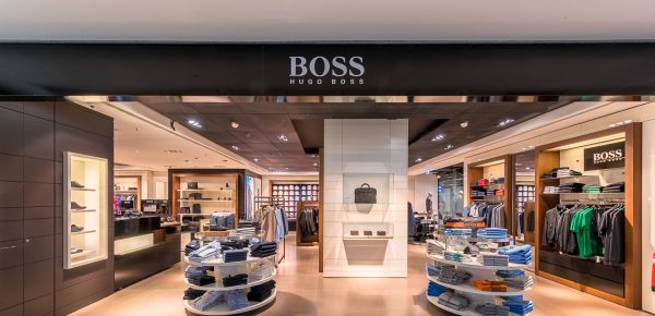 Hugo Boss a revenit în România după 4 ani