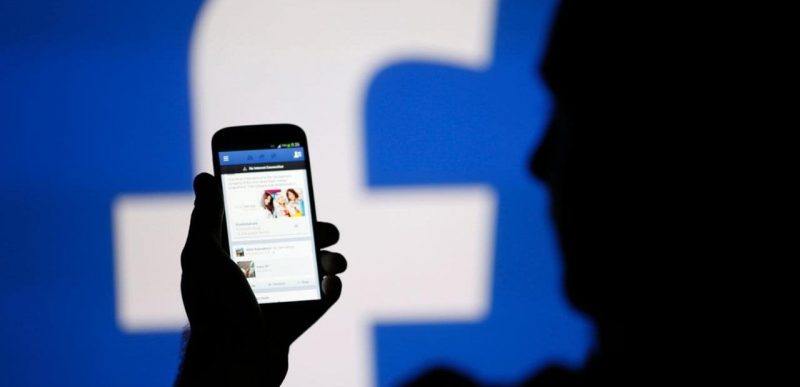 Facebook pierde teren tot mai evident în fața Instagram