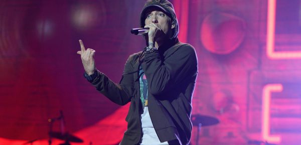 Eminem a revenit cu un album surpriză