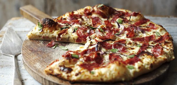 „Pizza mă face fericit!” – Peste 50% dintre italieni spun că pizza este mâncarea lor preferată