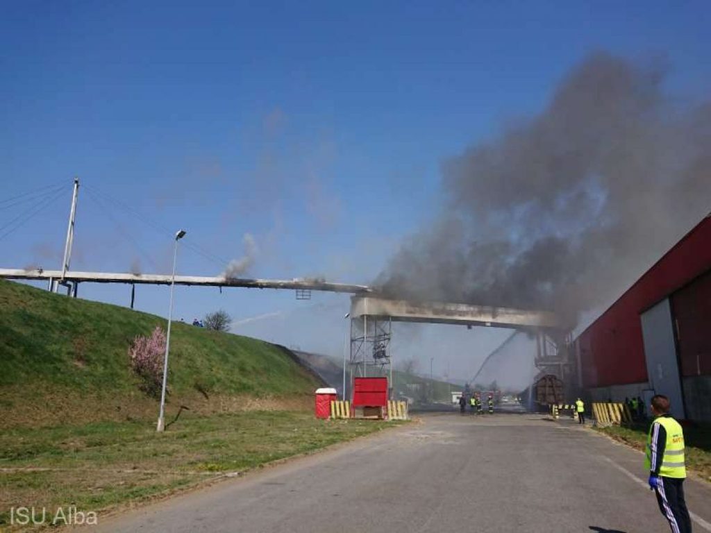 Incendiu Fabrica HS Timber Group din Sebeș