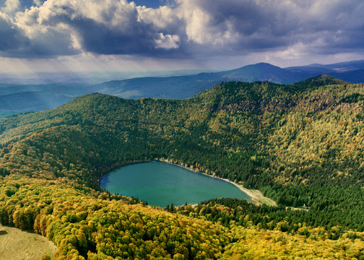 Lacul Sfânta Ana Top 10 cele mai frumoase destinații turistice din România
