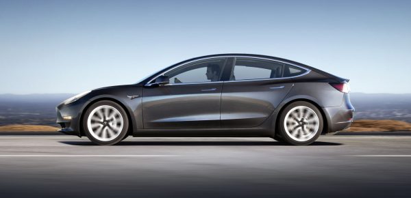 Un faimos gigant auto își deshide primul centru în România