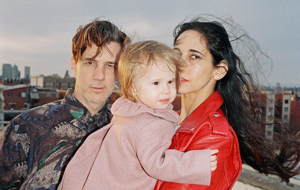 album inregistrat de un copil inainte de a se naste