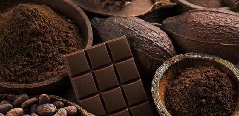 Ciocolata neagră: Top 6 beneficii pe care le poate aduce sănătății