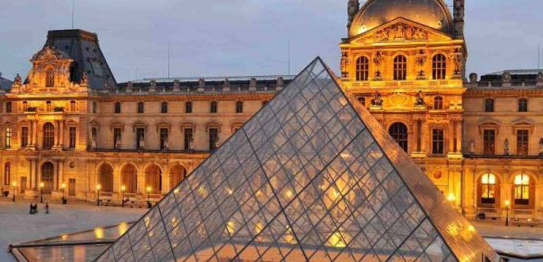 Muzeul Luvru din Paris poate fi „vizitat” gratuit în mediul online