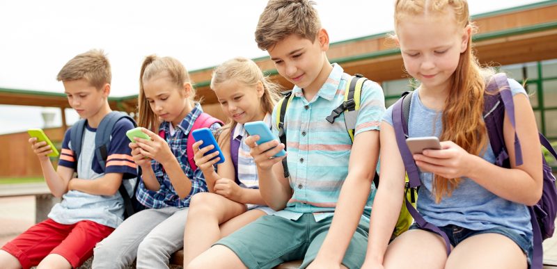 Efectele telefonului mobil asupra dezvoltării psihologice a copilului