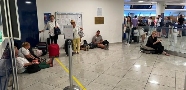 Wizz Air distruge vacanțele a mii de români